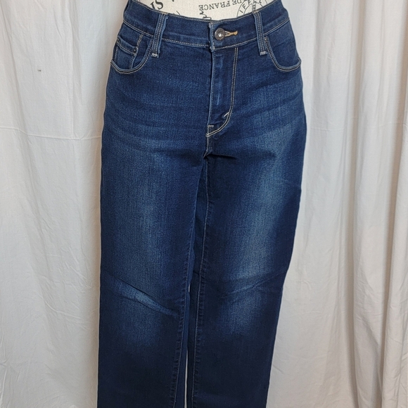 Levi's Denim - Women's Straight Leg Levi's